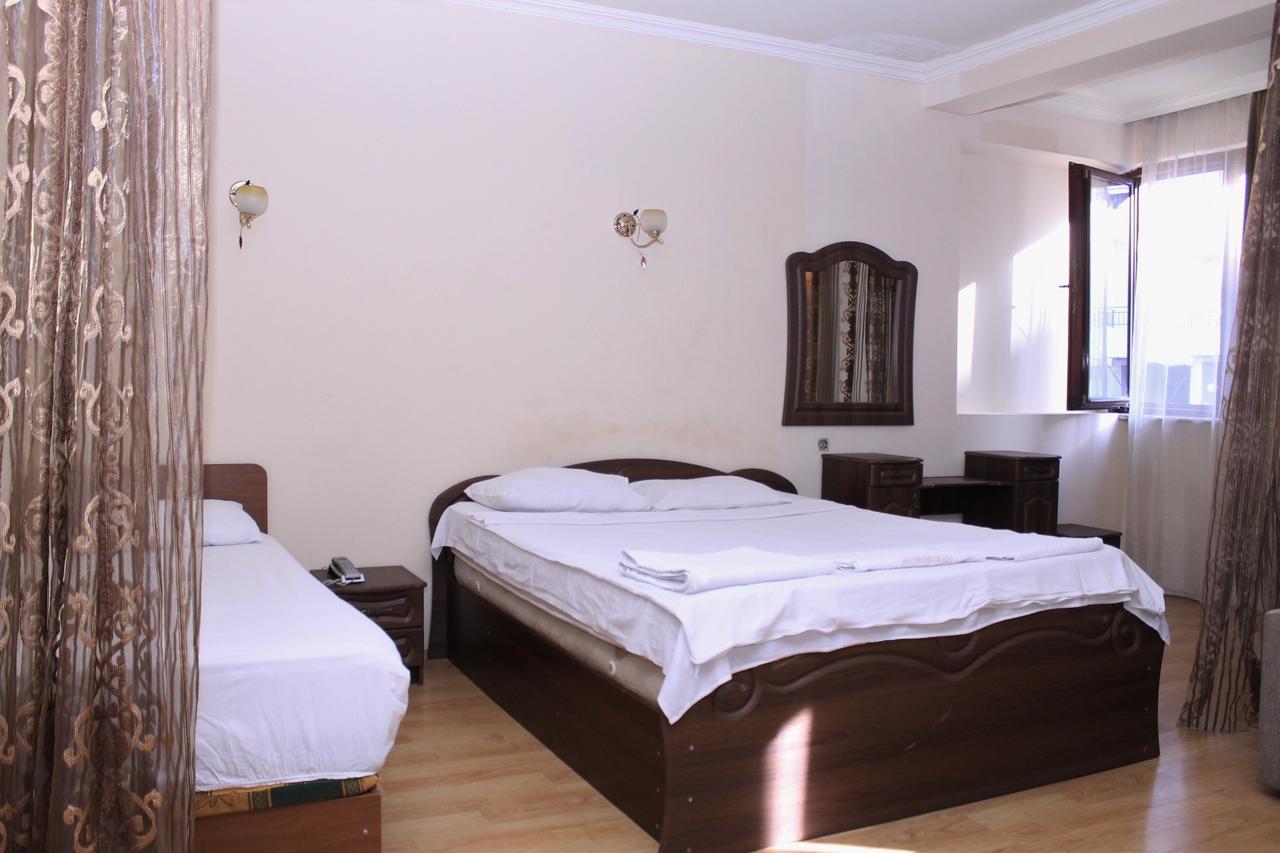 Hotel Hayat Батуми Екстериор снимка