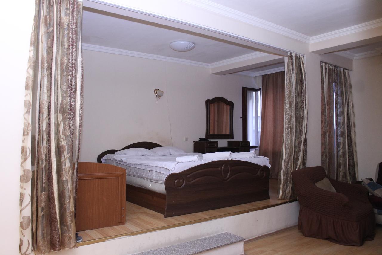 Hotel Hayat Батуми Екстериор снимка